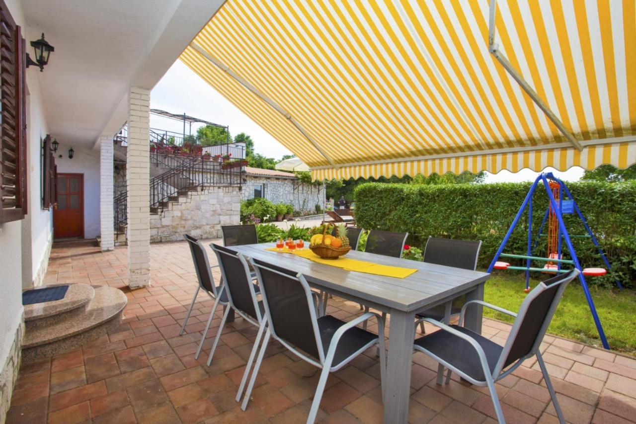 Holiday Home Elvis, Village Kujici Hreljići Eksteriør billede