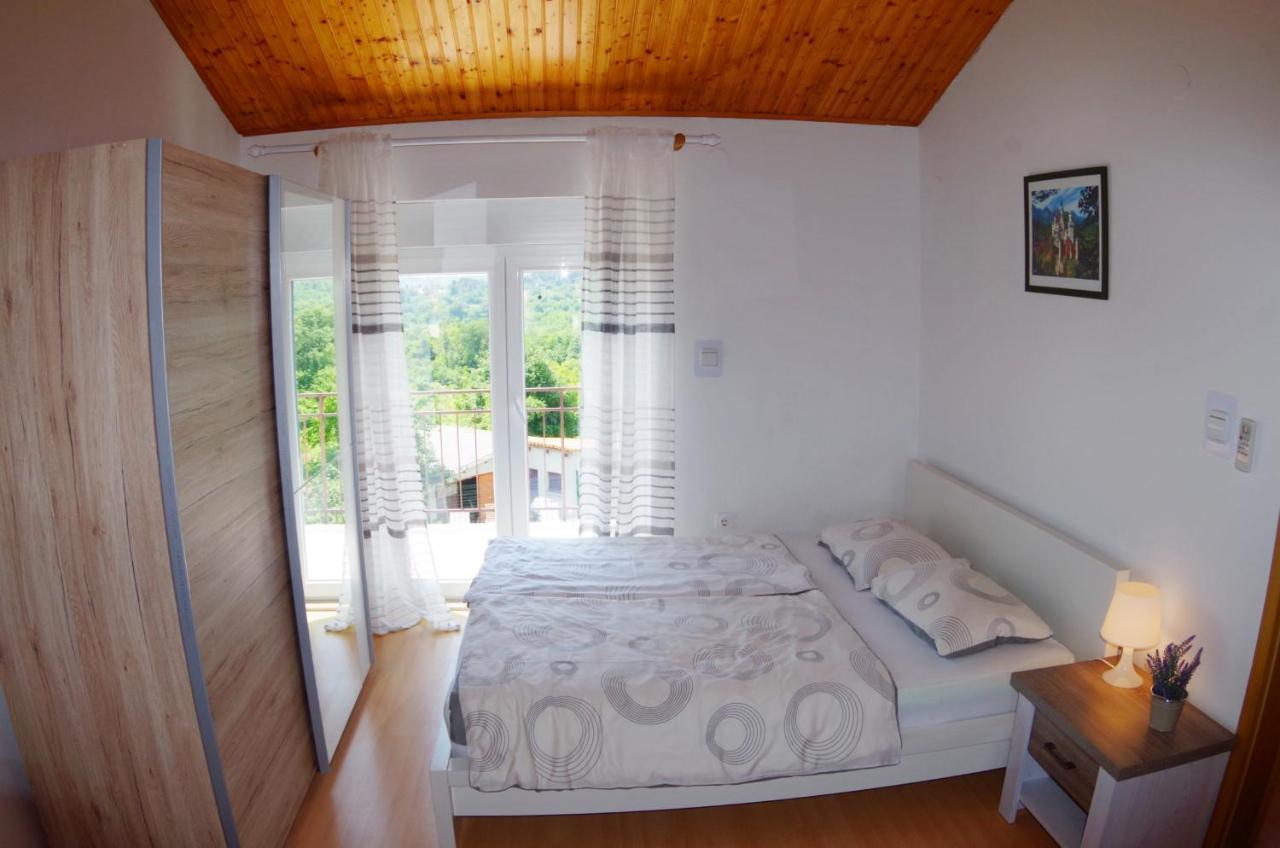 Holiday Home Elvis, Village Kujici Hreljići Eksteriør billede