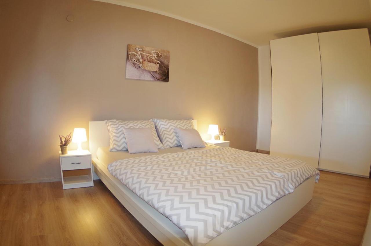 Holiday Home Elvis, Village Kujici Hreljići Eksteriør billede