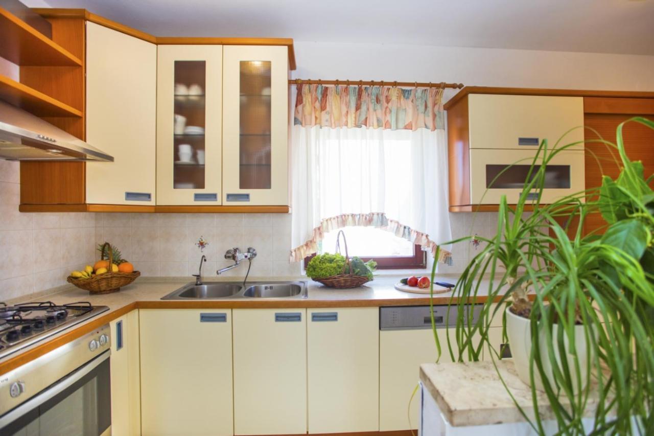 Holiday Home Elvis, Village Kujici Hreljići Eksteriør billede