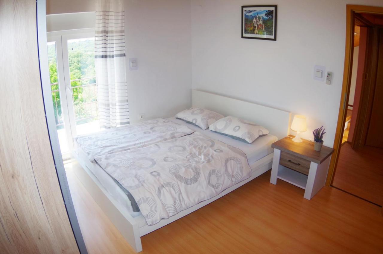 Holiday Home Elvis, Village Kujici Hreljići Eksteriør billede